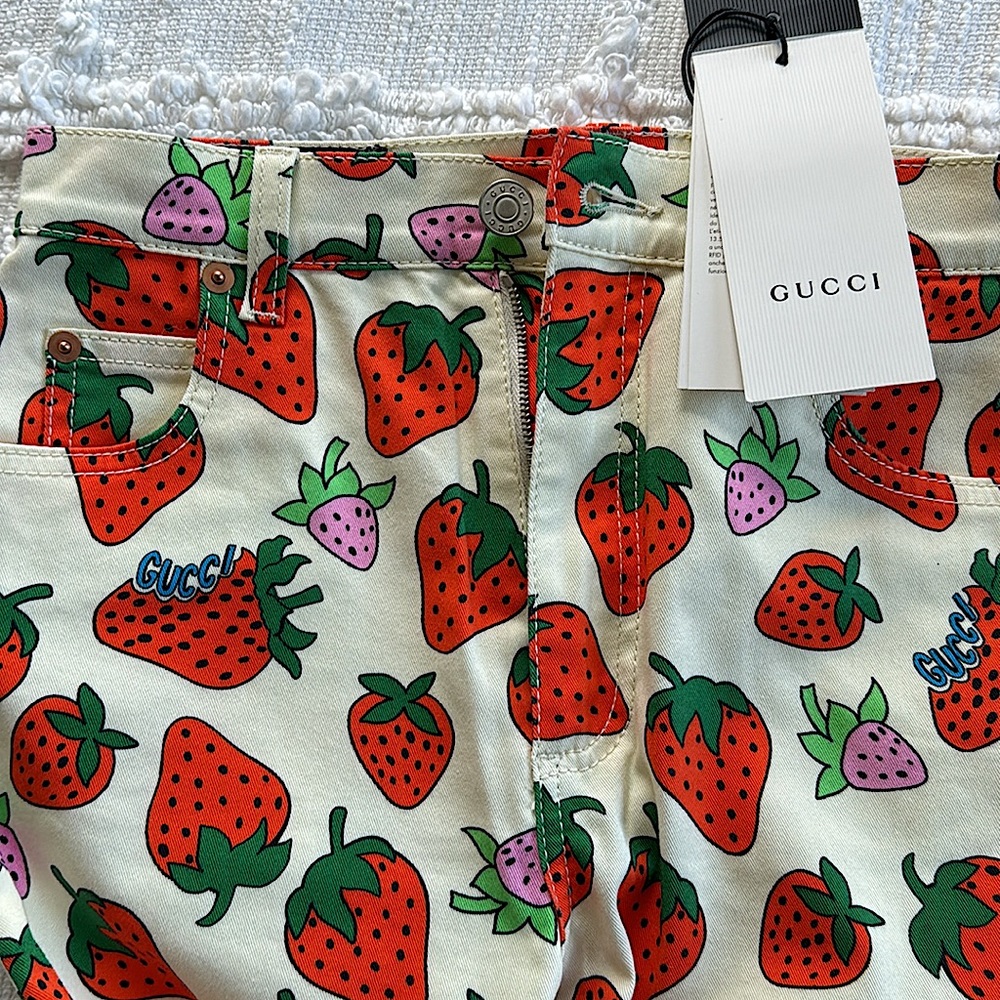 NWT Gucci Strawberry Print Skinny Leg Jeans - Picture 8 of 15